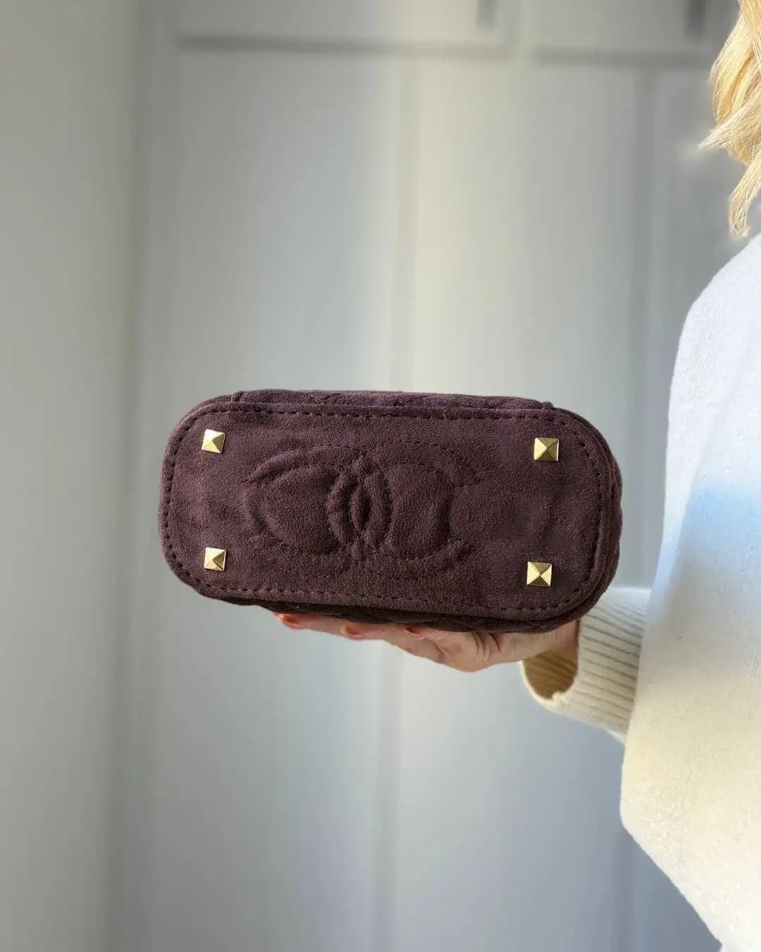 کیف زنانه باکسی دوختی آینه دار شنل CHANEL — تصویر ۳