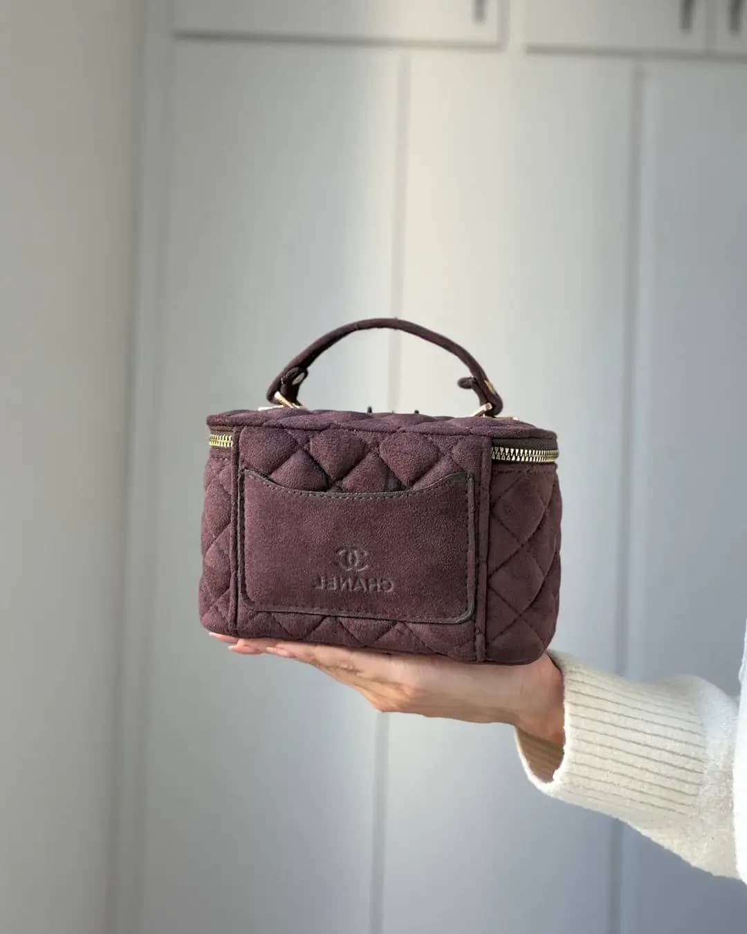 کیف زنانه باکسی دوختی آینه دار شنل CHANEL — تصویر ۲