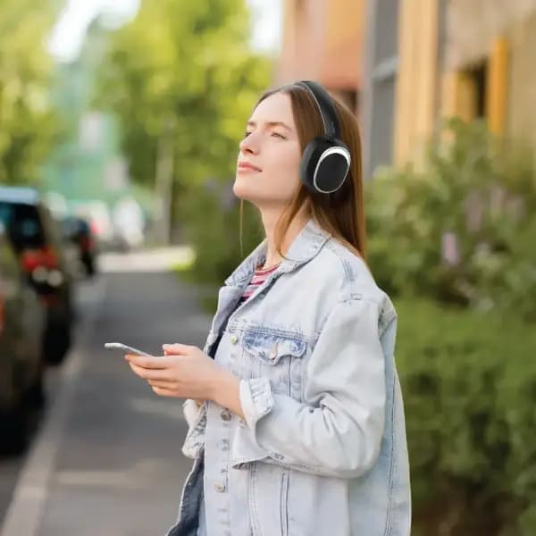 هدفون بی‌سیم گرین لاین مدل Green Lion Santos Wireless Headphone with ANC — تصویر ۳