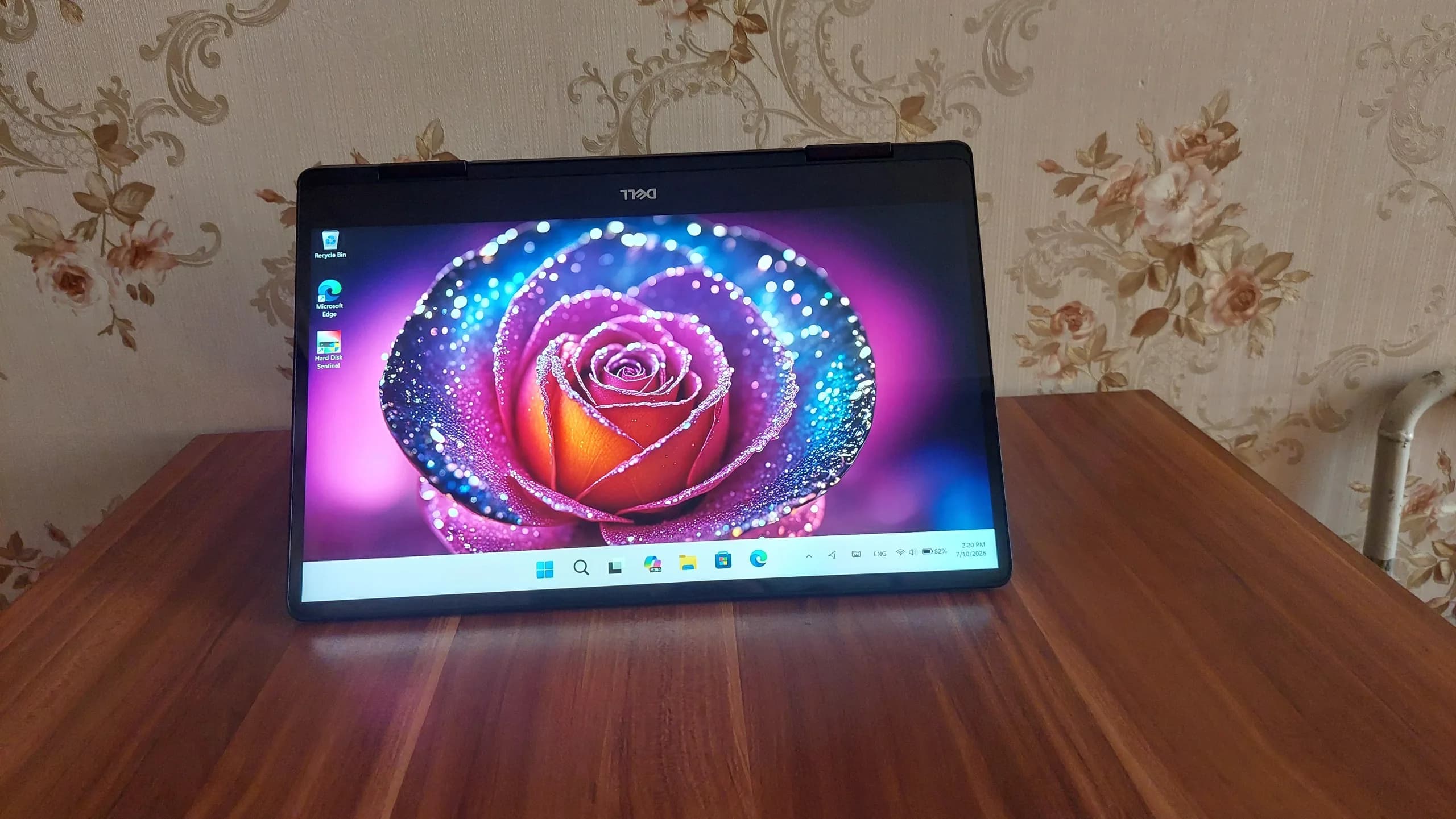 Dell Inspiron 7586 – i5-8250U – 8GB – 256GB SSD – Intel UHD Graphics – 15.6″ FHD لمسی 360 درجه