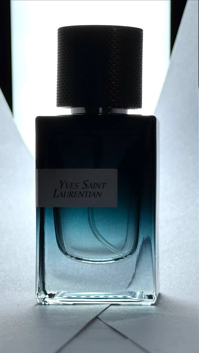ادکلن Yves Saint Laurentian – رایحه چوبی ادویهای (مردانه)