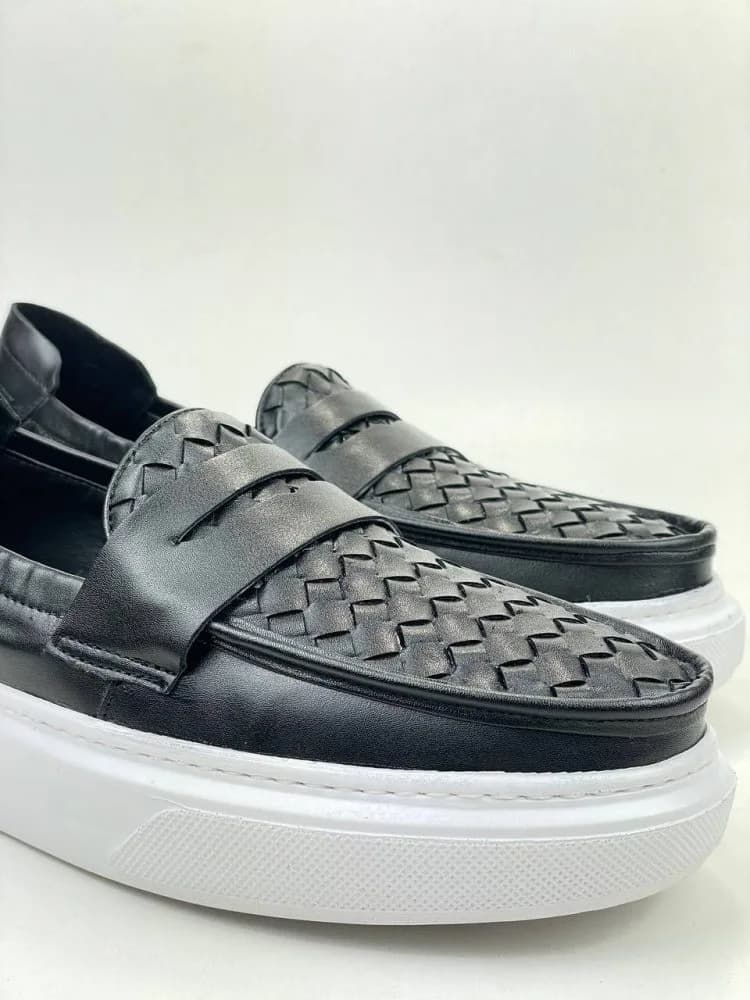 لوفر BOTTEGA VENETA بوتگا ونتا بافت حصیری مشکی زیره سفیدکد 3103 — تصویر ۴