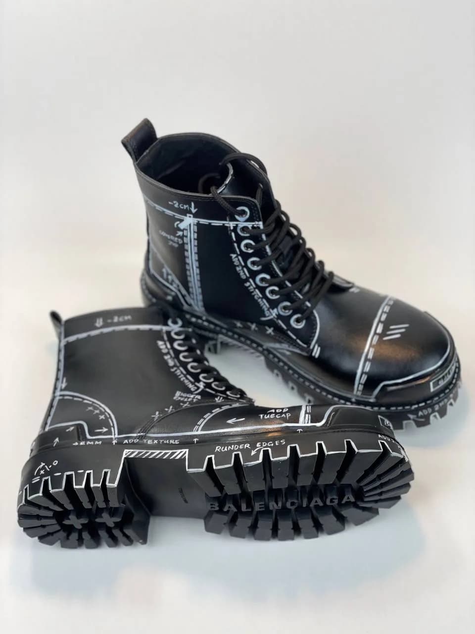 کد 2911 بوت بالنسیاگا BALENCIAGA گرافیکی — تصویر ۴
