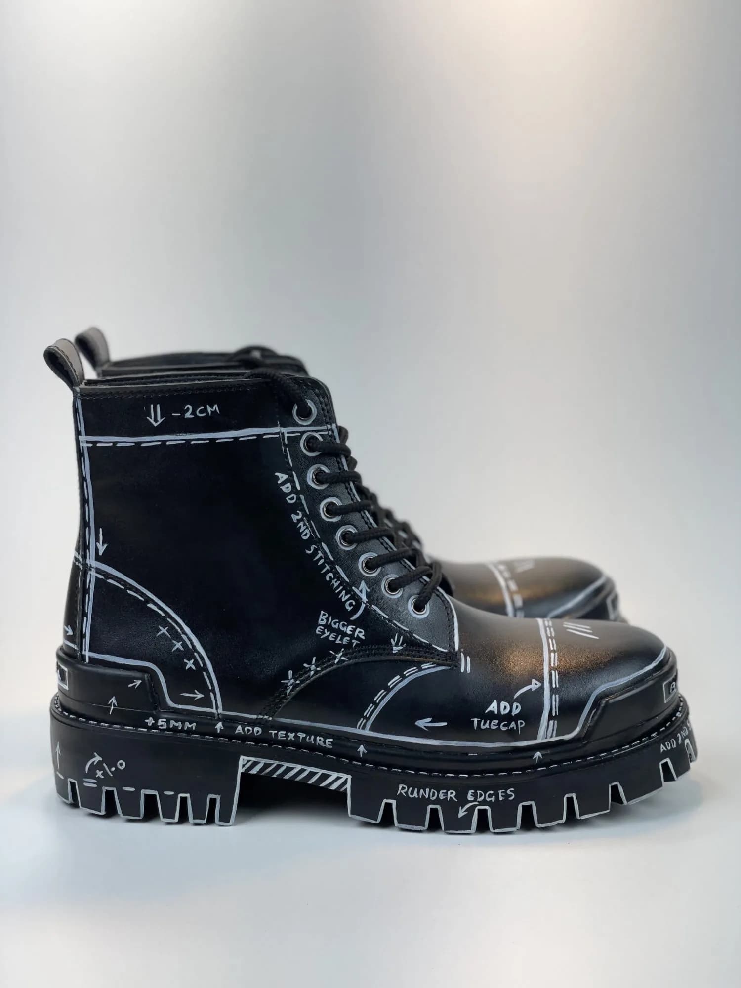 کد 2911 بوت بالنسیاگا BALENCIAGA گرافیکی