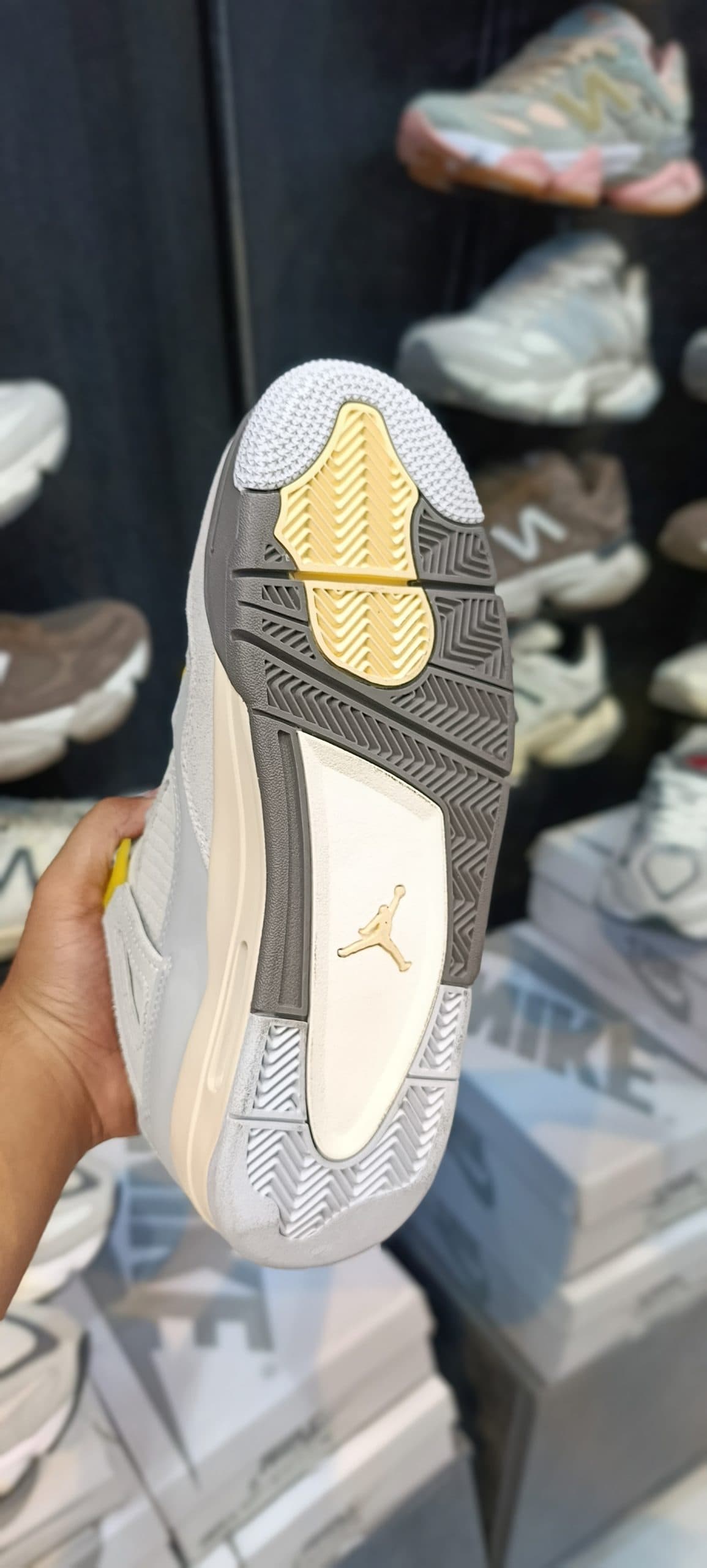 کتونی مردانه Nike مدل Air Jordan 4 — تصویر ۳