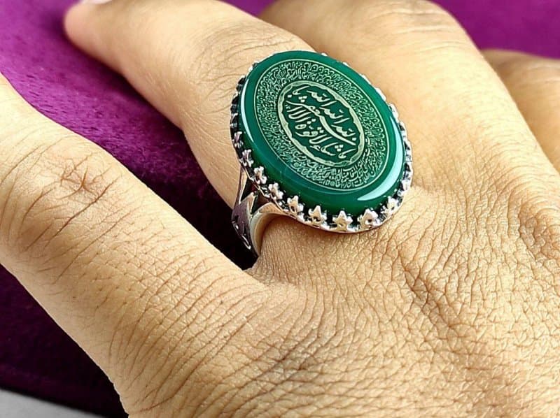 انگشتر عقیق سبز حکاکی آیت الکرسی — تصویر ۴