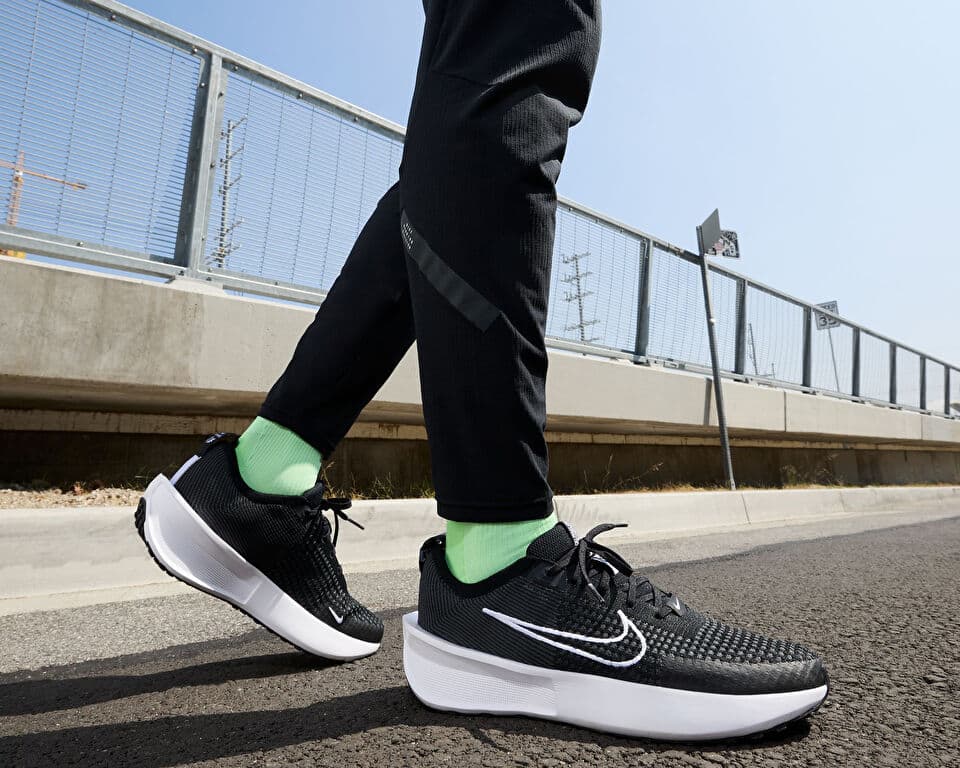 Nike Interact Run Shoes — تصویر ۲