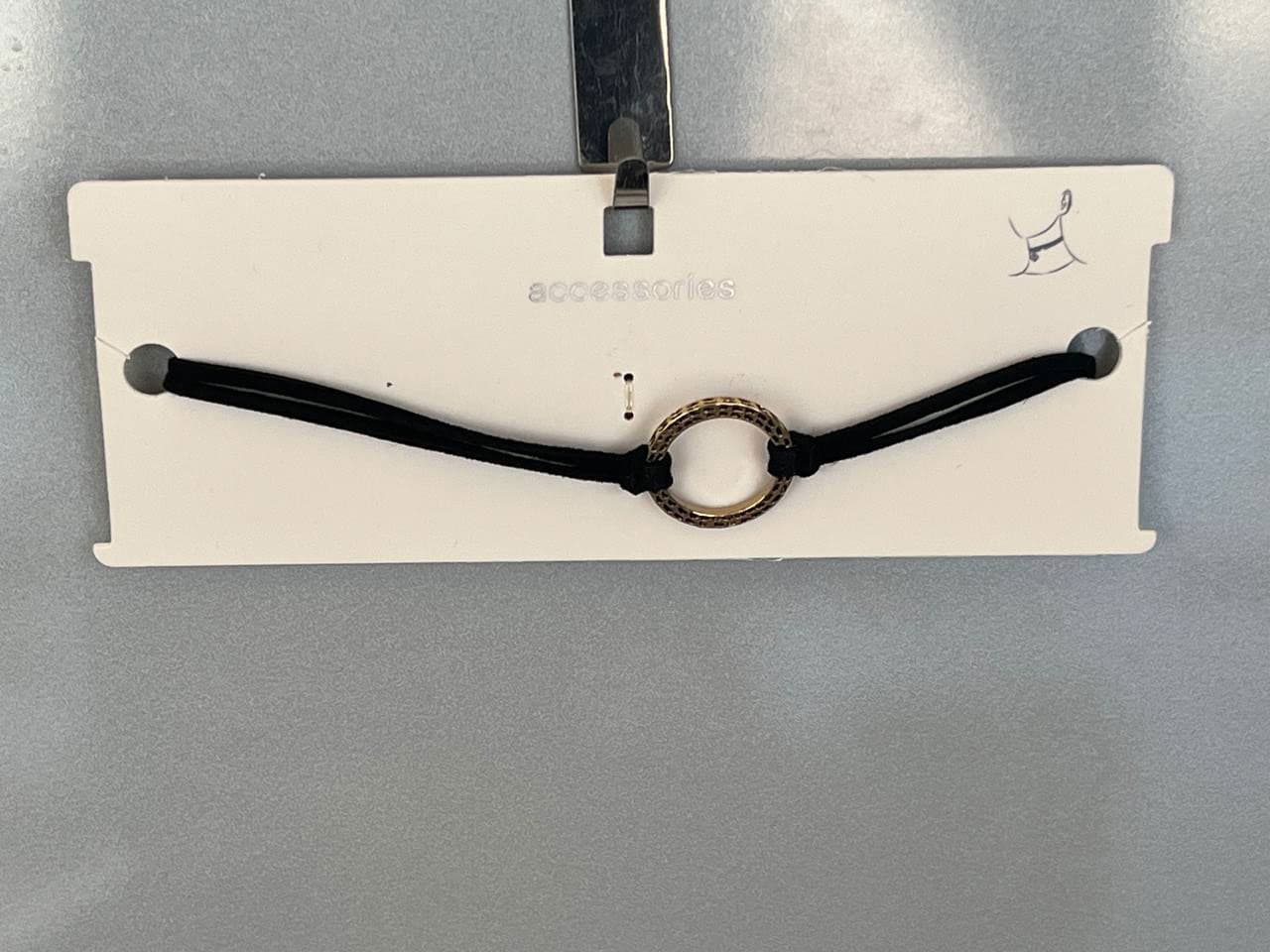 گردنبند چوکر چندلایه با حلقه فلزی طلایی برند “accessories”
