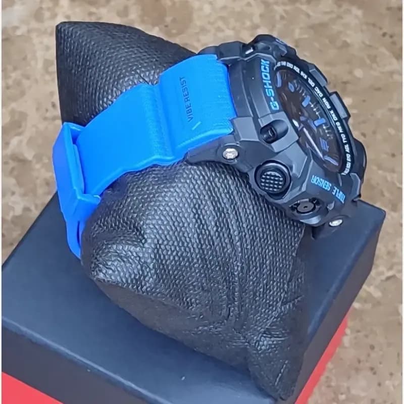 ساعت مچی عقربه ای دیجیتال جی شاک مدل CASIO G-SHOCK 5478 دوزمانه صفحه مشکی بند آبی — تصویر ۵