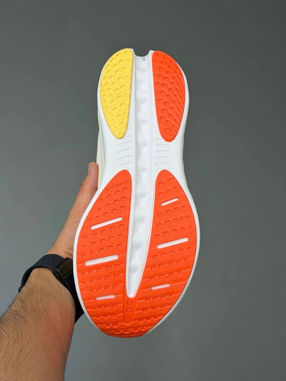 کتونی آن رانینگ کلودسرفر سفید نارنجی On Running Cloudsurfer 3 White Orange — تصویر ۵