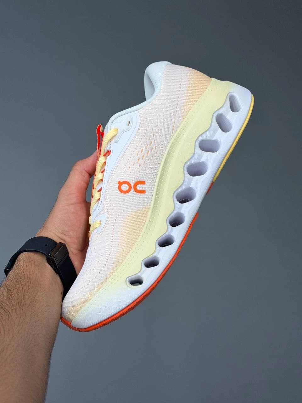کتونی آن رانینگ کلودسرفر سفید نارنجی On Running Cloudsurfer 3 White Orange — تصویر ۴