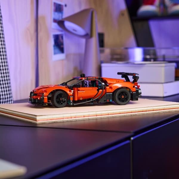 لگو سری تکنیک مدل Bugatti Chiron Pur Sport Hypercar کد 42222 — تصویر ۶