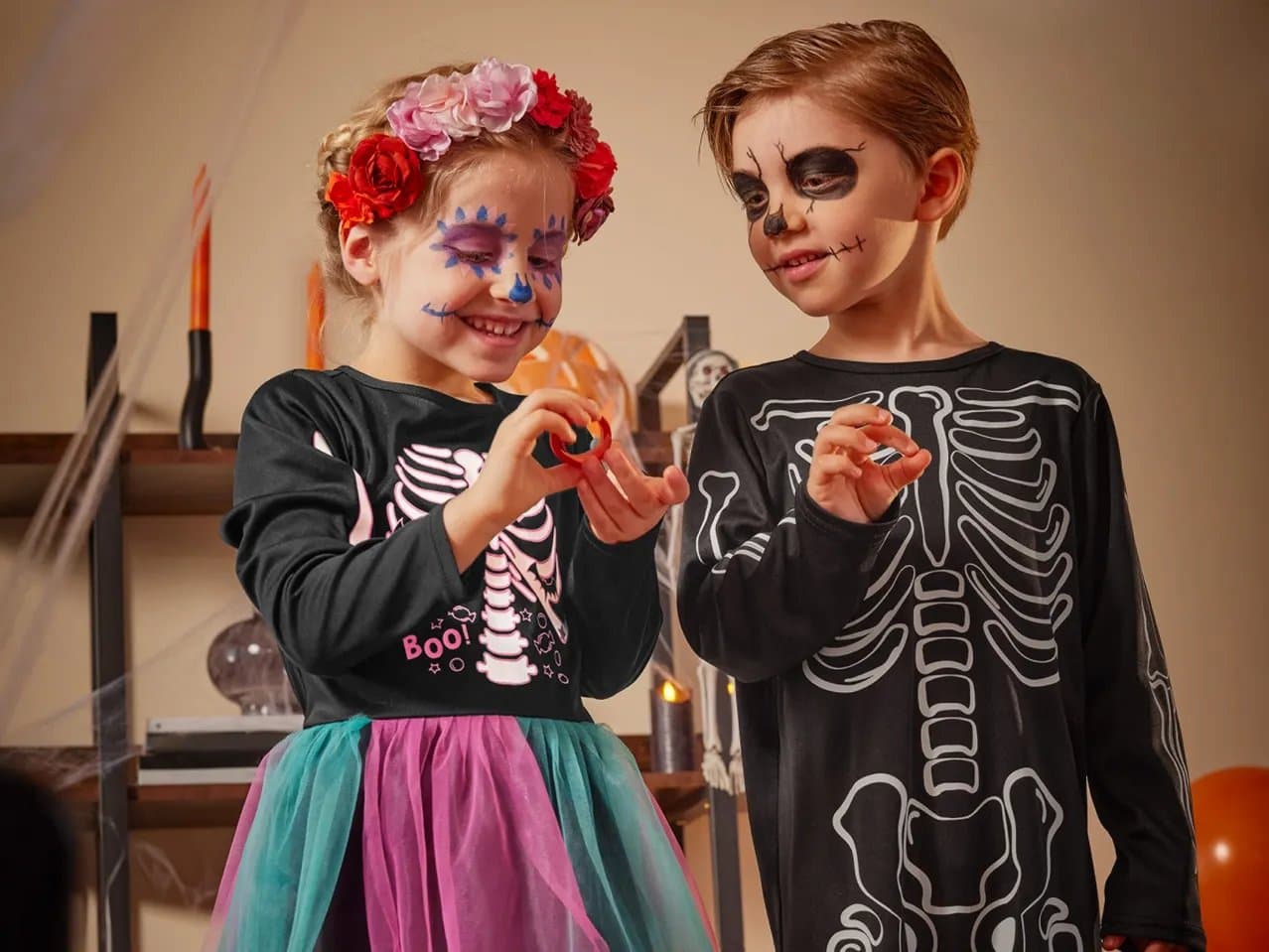 بلواز دامنی هالووینی دخترانه آستین بلند برند halloween طرح شب تاب دامن دار مشکی رنگ — تصویر ۳