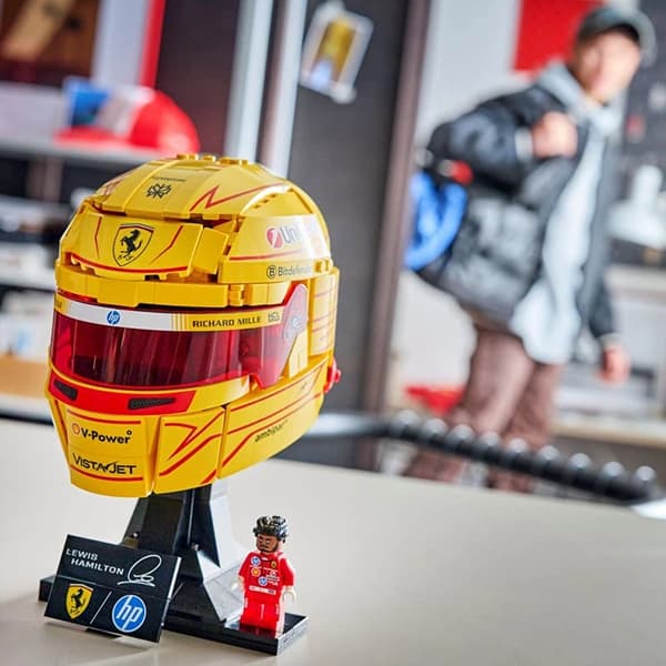 لگو ادیشنز مدل 43022 کلاه ایمنی Scuderia Ferrari HP لوئیس همیلتون — تصویر ۵