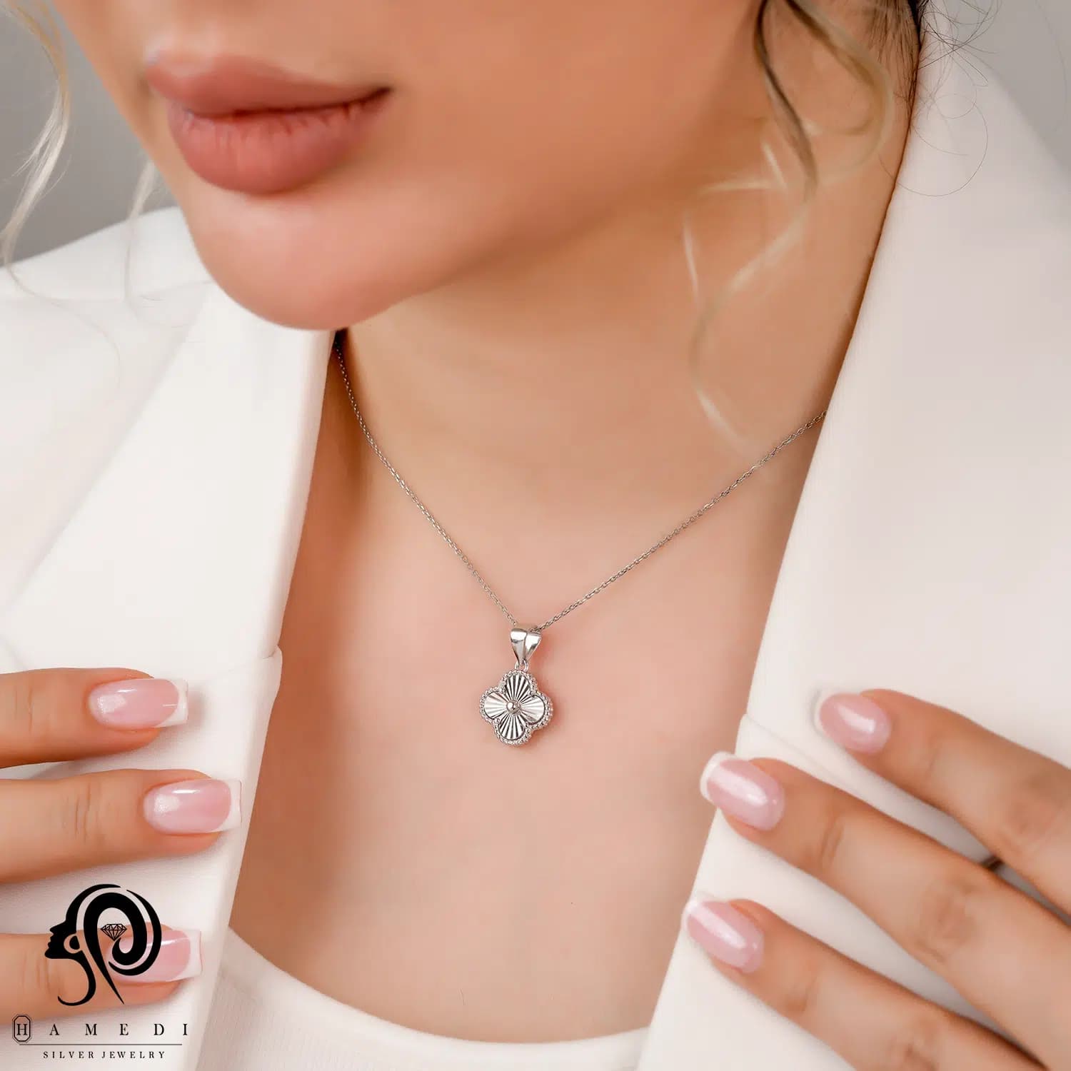 مدال نقره زنانه ونکلیف مدل ME T7 — تصویر ۳