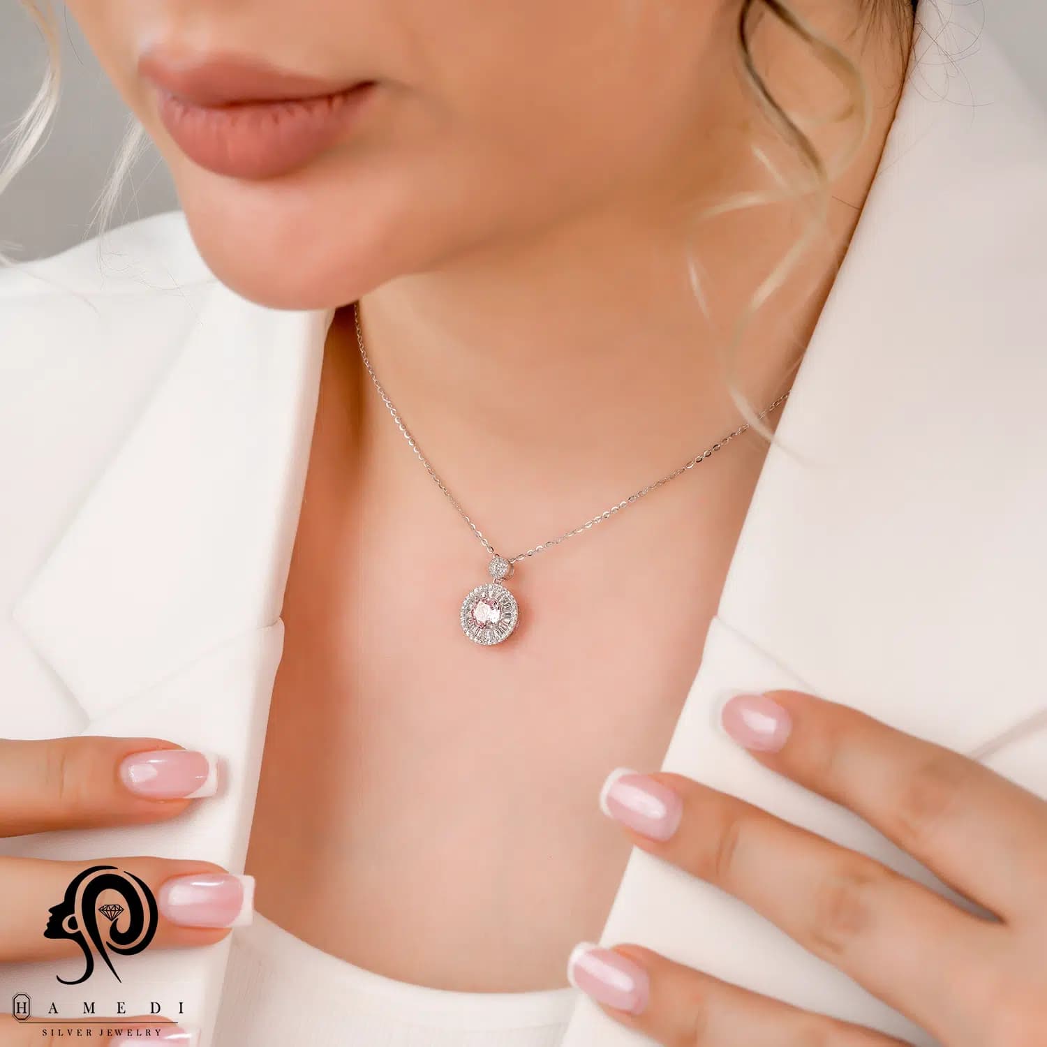مدال سواروسکی نقره زنانه صورتی مدل ME R43 P — تصویر ۳