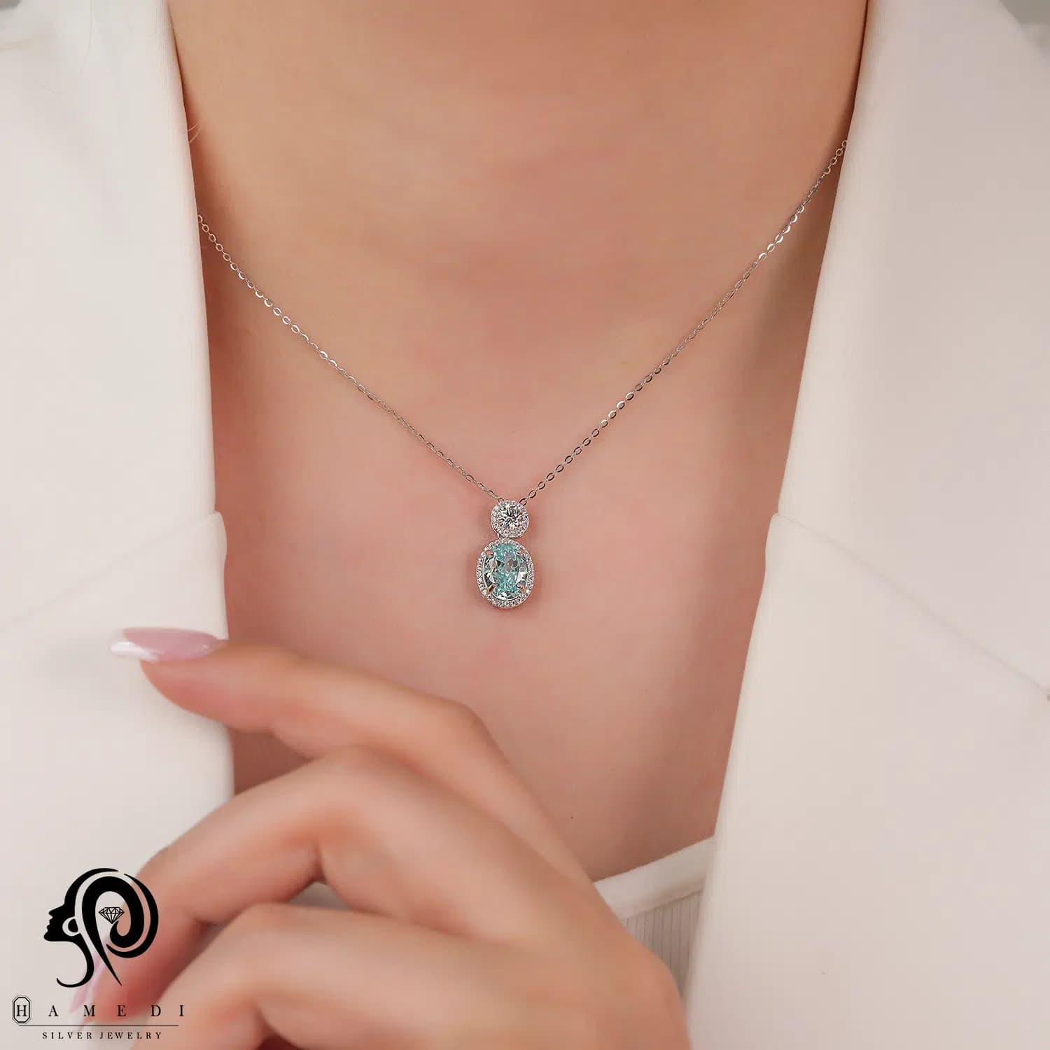 مدال سواروسکی نقره زنانه اوال مدل ME R44 B — تصویر ۲