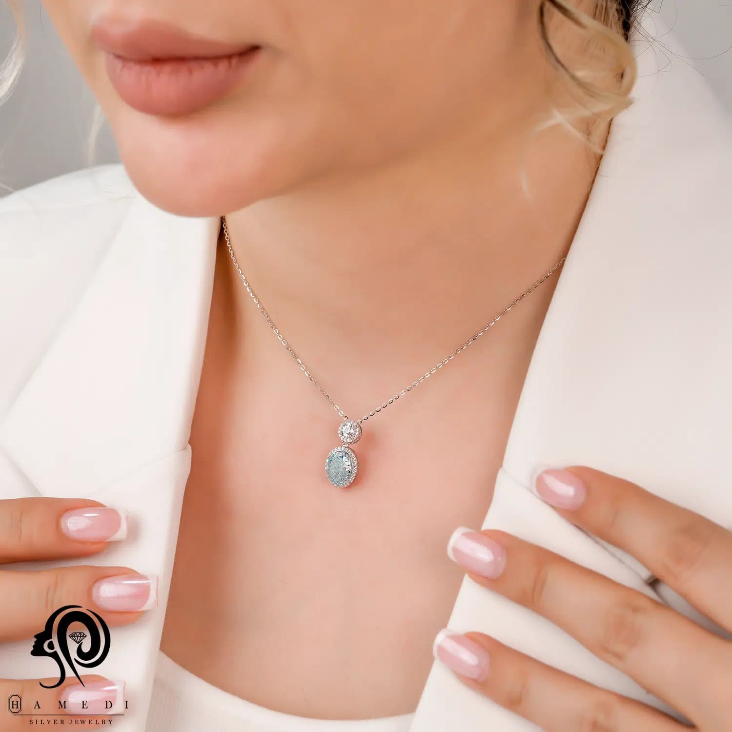 مدال سواروسکی نقره زنانه اوال مدل ME R44 B — تصویر ۳