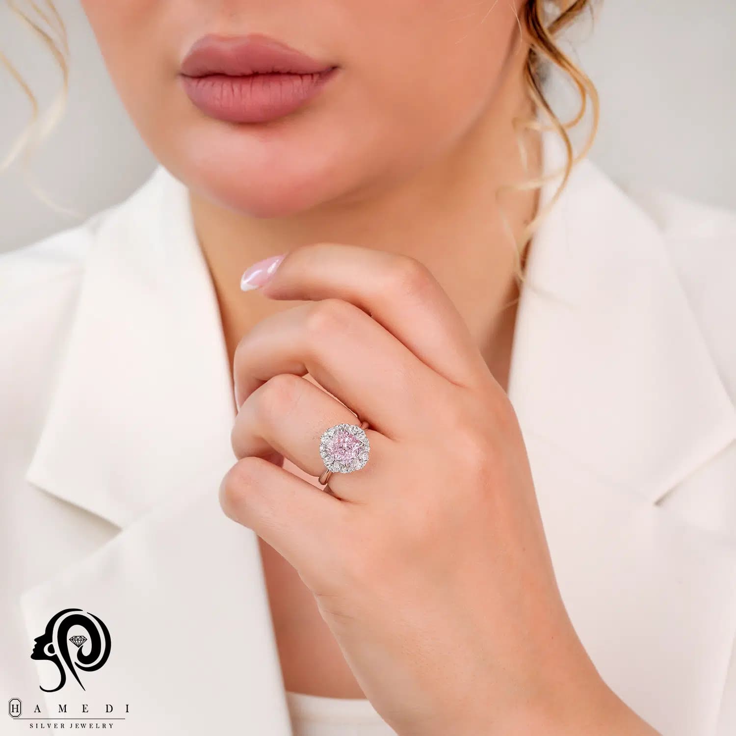 انگشتر نقره زنانه تک نگین مربع مدل RE R86 — تصویر ۲
