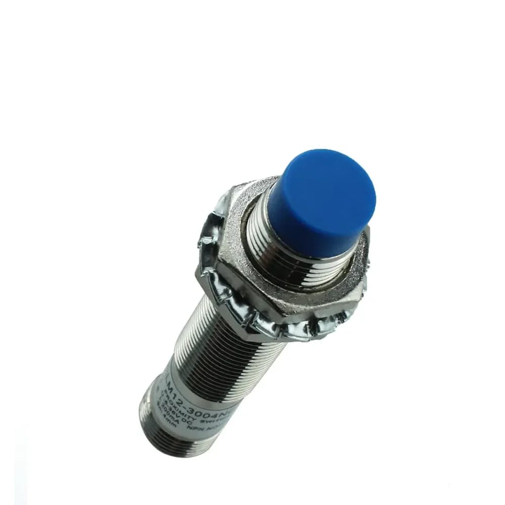 سنسور القایی کانکتوری قطر ۱۲ میلی‌متر LM12-3004PCT تشخیص ۴ میلی‌متر