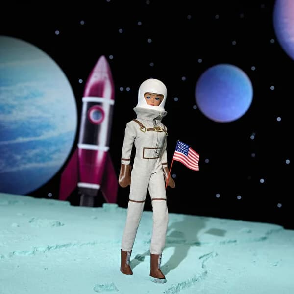 عروسک باربی Miss Astronaut از مجموعه Signature کد JBJ48 — تصویر ۴