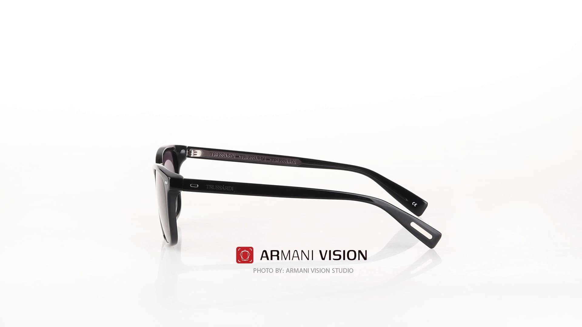 عینک تروساردی TRUSSARDI – STR588-700 — تصویر ۲