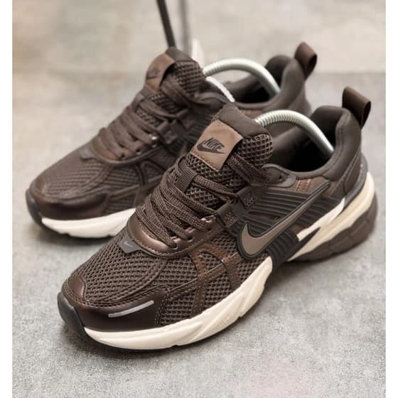 کتونی نایک وی تو کی زیره ایویا نرم و سبک(Nike v2k) زنانه و مردانه قهوه ای کد۱۸۲