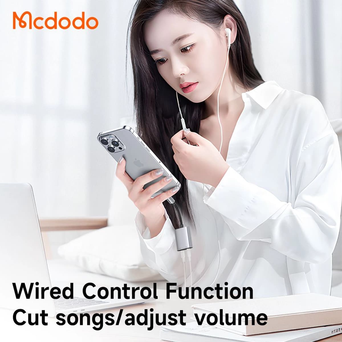 تبدیل اتصال همزمان شارژر و هندزفری به لایتنینگ Mcdodo CA-5540 — تصویر ۲