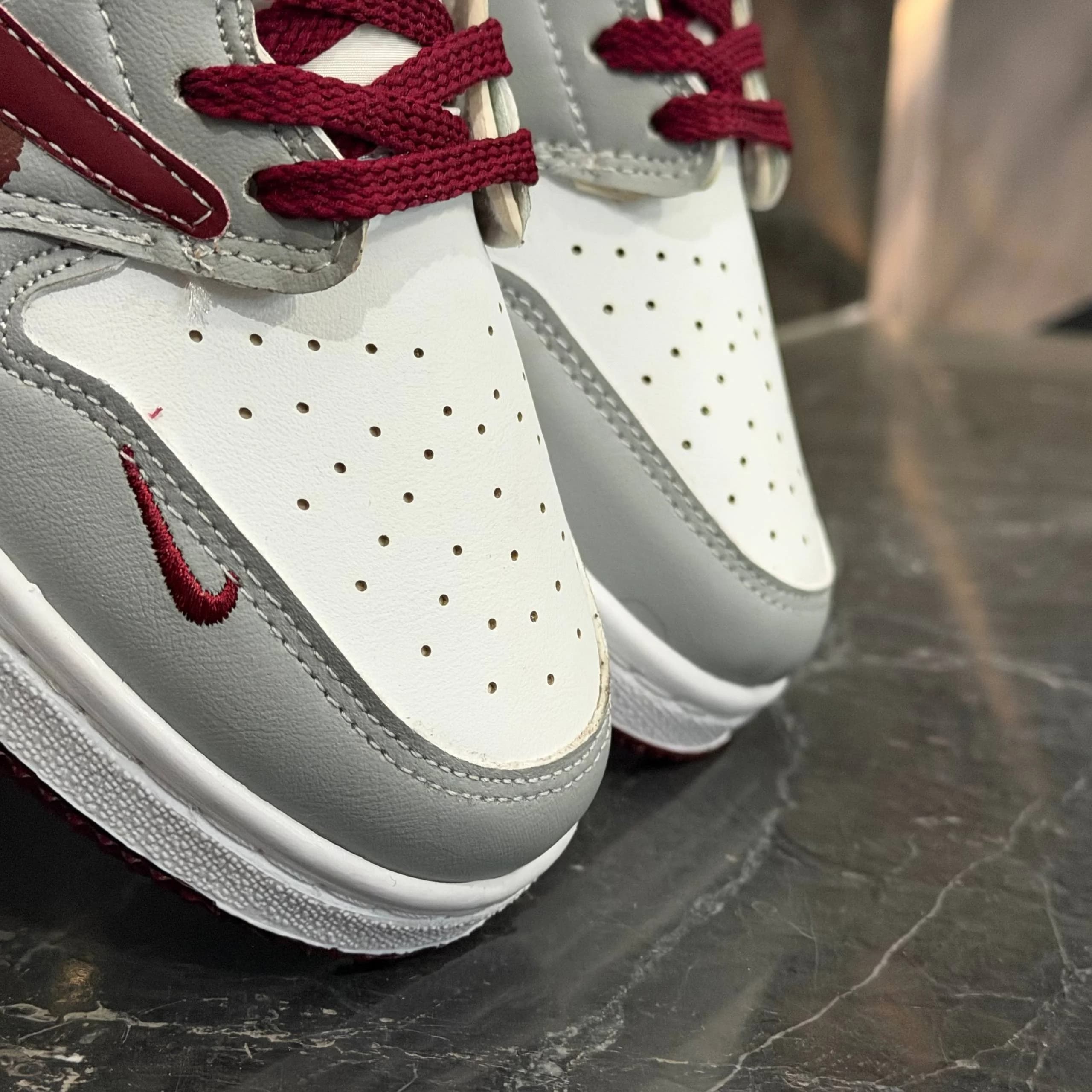 کتانی مردانه نایک ترویس طوسی چری Nike Travis — تصویر ۳