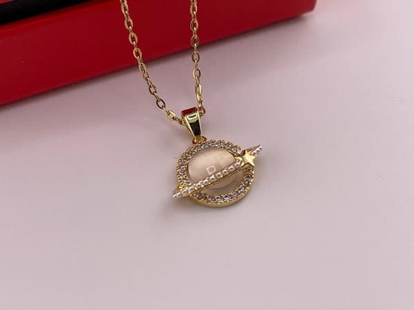 گردنبند سیاره زحل شیک و خاص — تصویر ۳