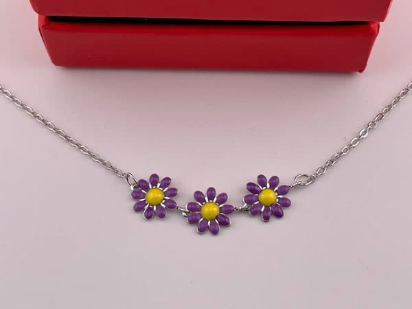 پابند شیک نقره ای آویز گل بابونه بنفش
