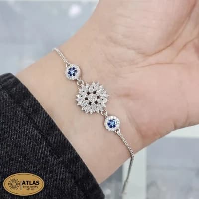 دستبند نقره زنانه زنجیری طرح گل و چشم نظر کد BZ18 — تصویر ۲