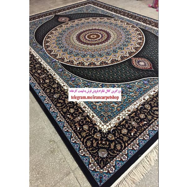 فرش 700 شانه طرح گنبد زمینه سرمه ای عقیق کاشان