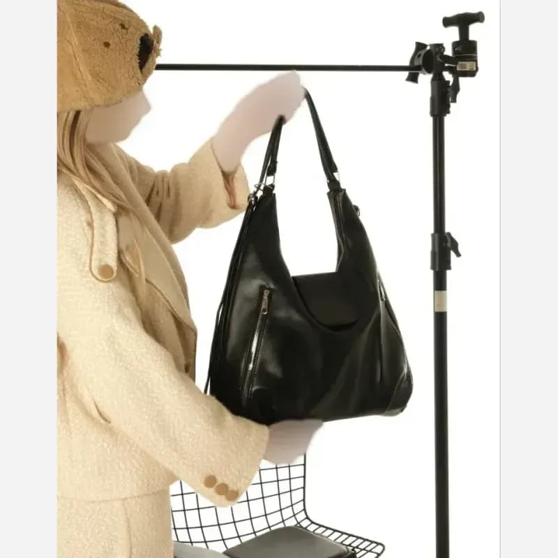 کیف دو کاره دوشی و کوله پشتی مشکی سورمه ای شکلاتی سایز 38 در 30 متریال وارداتی — تصویر ۳