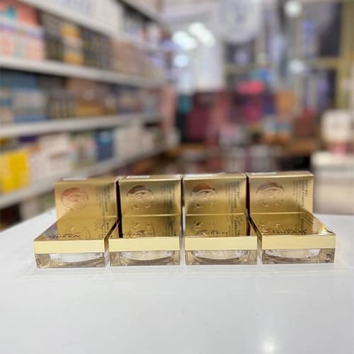 پودر فیکس کننده آرایش کویین Queen — تصویر ۳