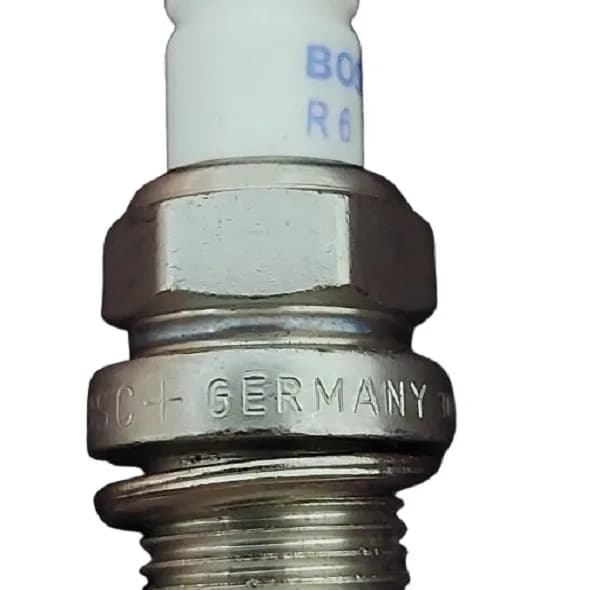 شمع خودرو بوش مدل تک پلاتین پایه بلند کد Germany FR8SC +42 بسته 10عددی — تصویر ۳