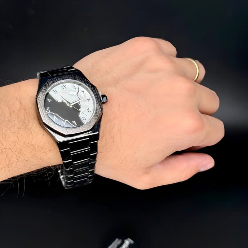 ساعت مچی عقربه‌ای کوارتز مردانه مدل اسپرت صفحه طرح‌دار قفل مخفی بند فلزی کد 1 — تصویر ۳