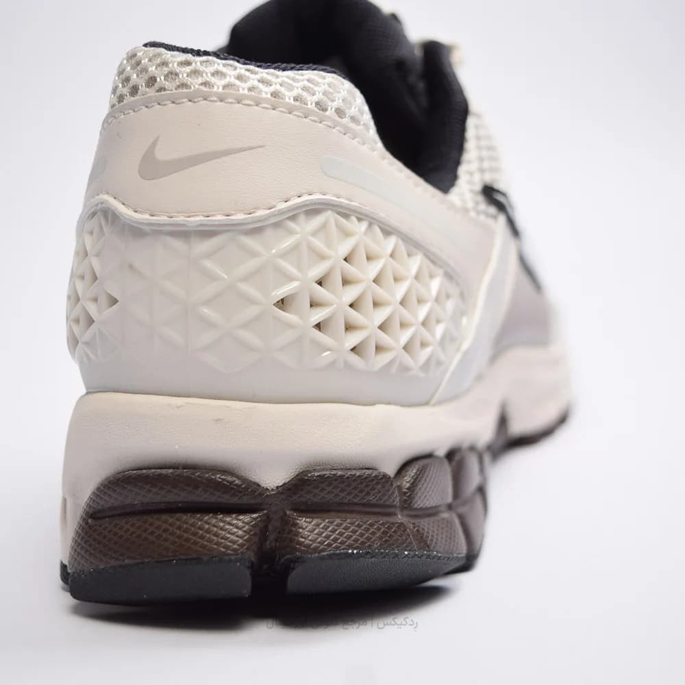 کتونی Nike مدل Zoom Vomero 5 – FJ2028-001 — تصویر ۵