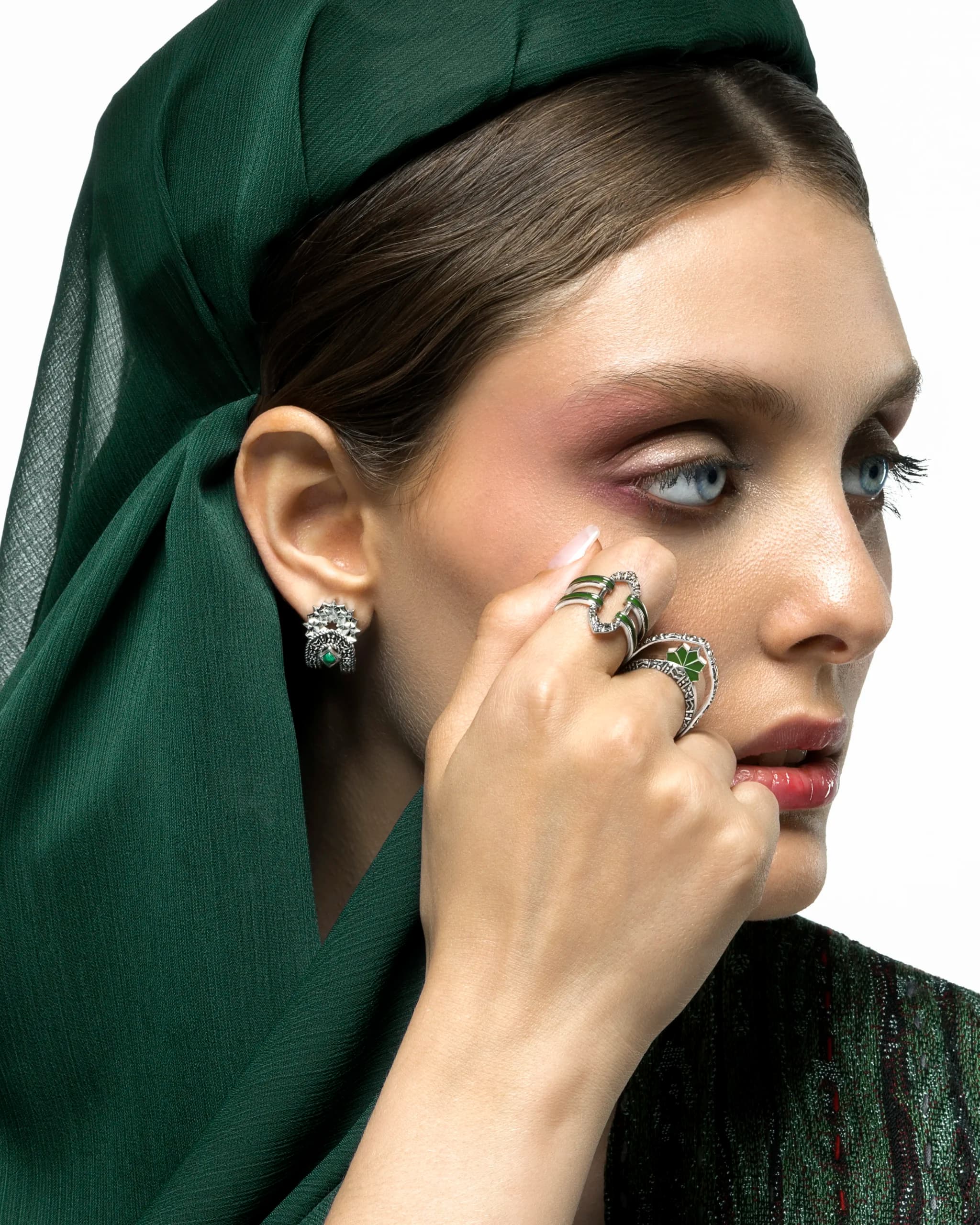 گوشواره نقره طاق و آیینه چهل ستون — تصویر ۲
