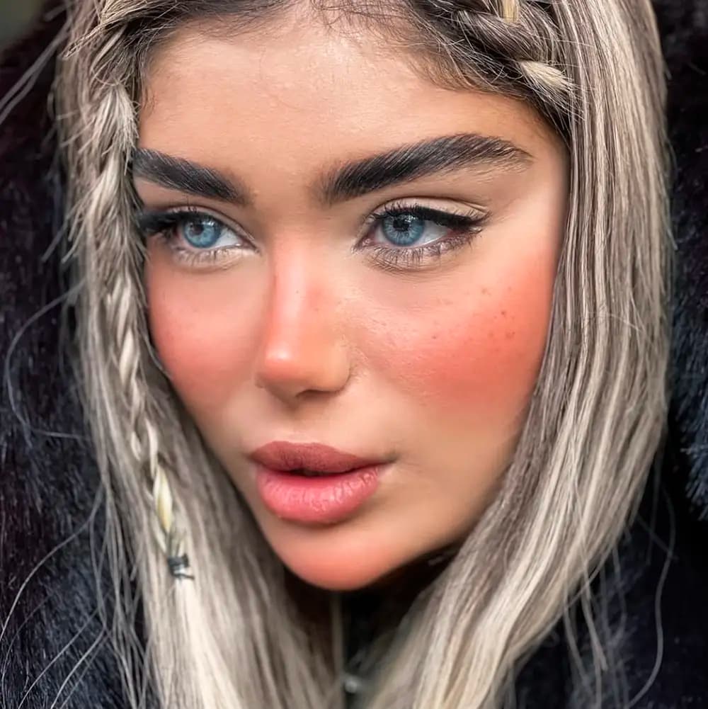 لنز کاتیا اسکای بلو آبی رگه دار