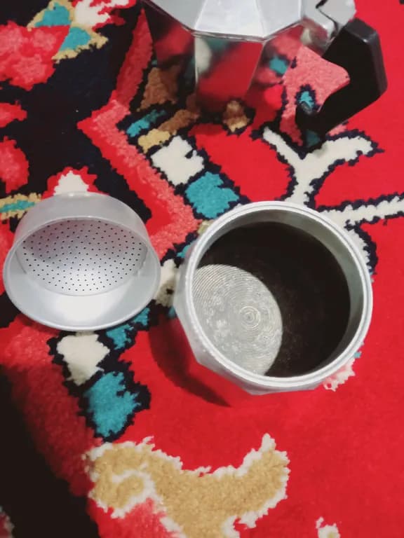 قهوه جوش موکا مدل Coffettiera 3 Cups(نقره ای)- کد:M24209 — تصویر ۲