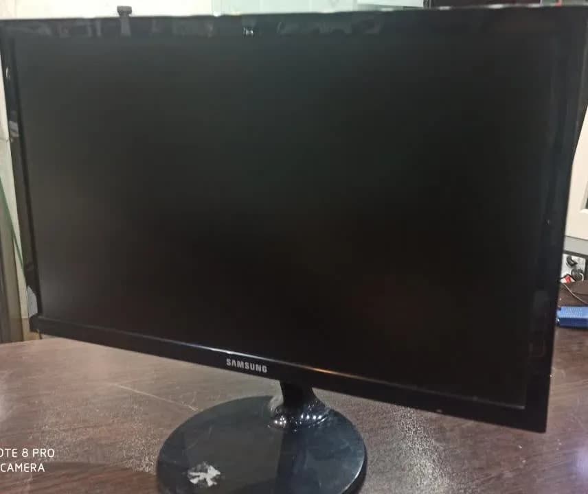 مانیتور سامسونگ مدل LS19F355HN سایز 19 اینچ استوک — تصویر ۴