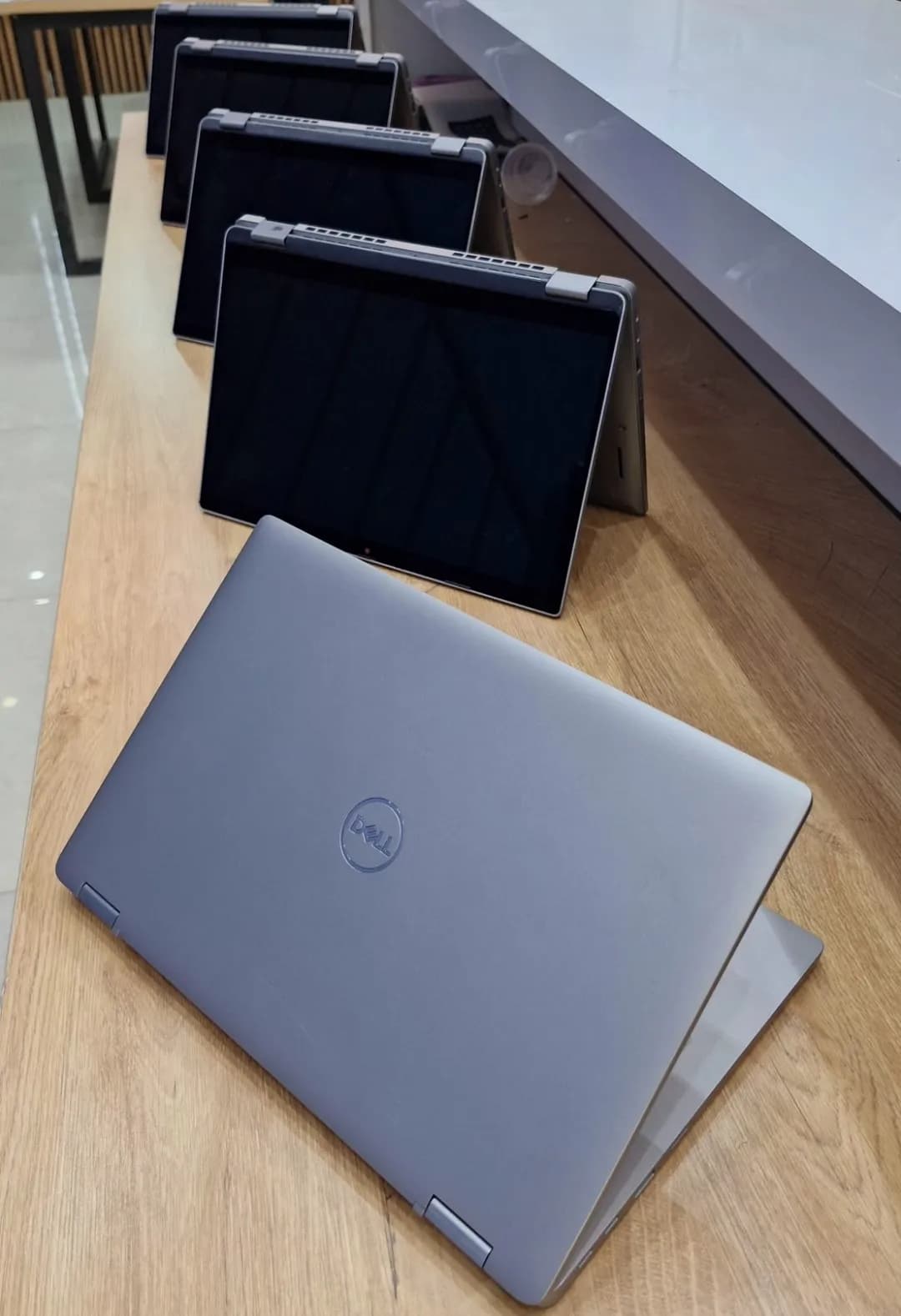 لپ تاپ دل مدل Latitude 5320 CPU: i5 1135G7 | RAM :16GB | SSD:256GB | GPU : INTEL IRIS XE | SCREEN: 13.3 INCH TOUCH 360 — تصویر ۴