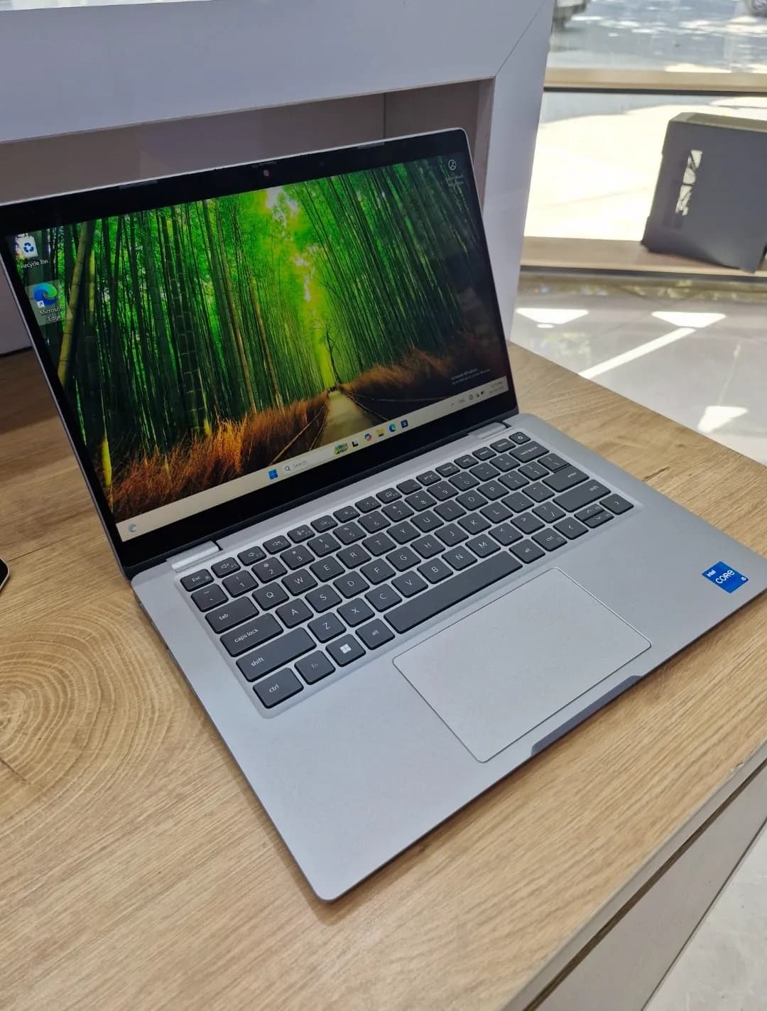لپ تاپ دل مدل Latitude 5320 CPU: i5 1135G7 | RAM :16GB | SSD:256GB | GPU : INTEL IRIS XE | SCREEN: 13.3 INCH TOUCH 360 — تصویر ۷