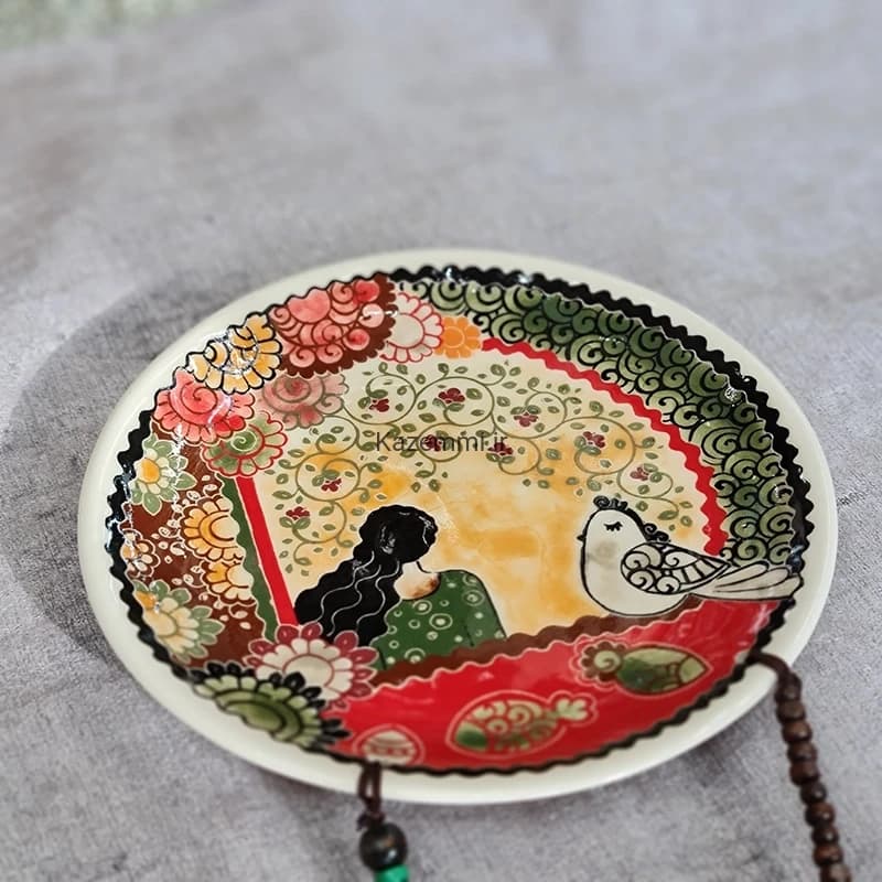 بشقاب دیوارکوب سرامیکی نقاشی گل و مرغ زنگوله دار کوچک — تصویر ۸