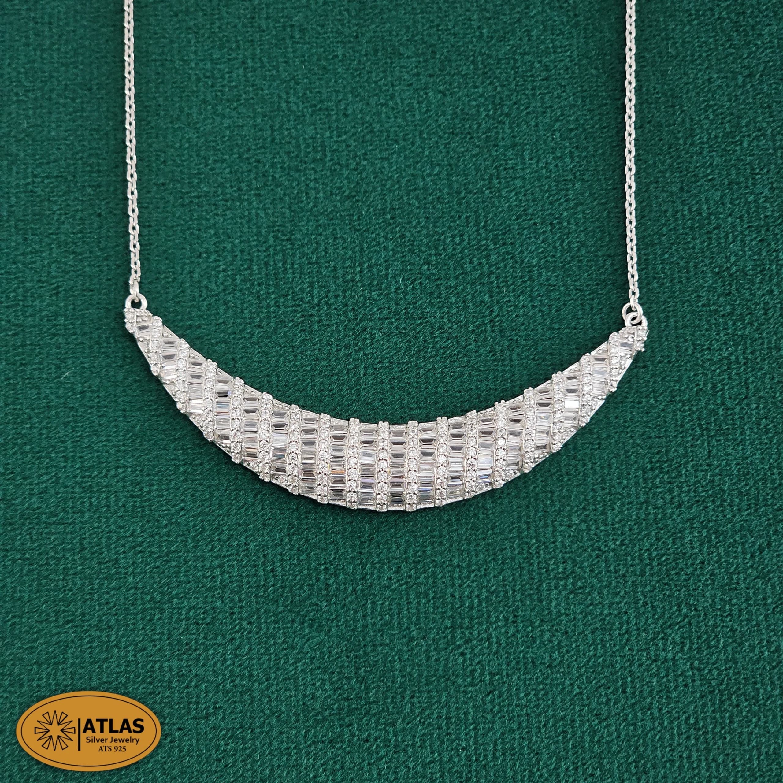 سرویس نقره زنانه میکرو طرح هلالی با نگین برلیان کد SZM23 — تصویر ۲