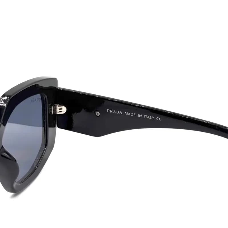 عینک آفتابی پرادا Prada مدل a2013 | فریم مربع کائوچویی |مناسب اقا و خانم ها — تصویر ۴