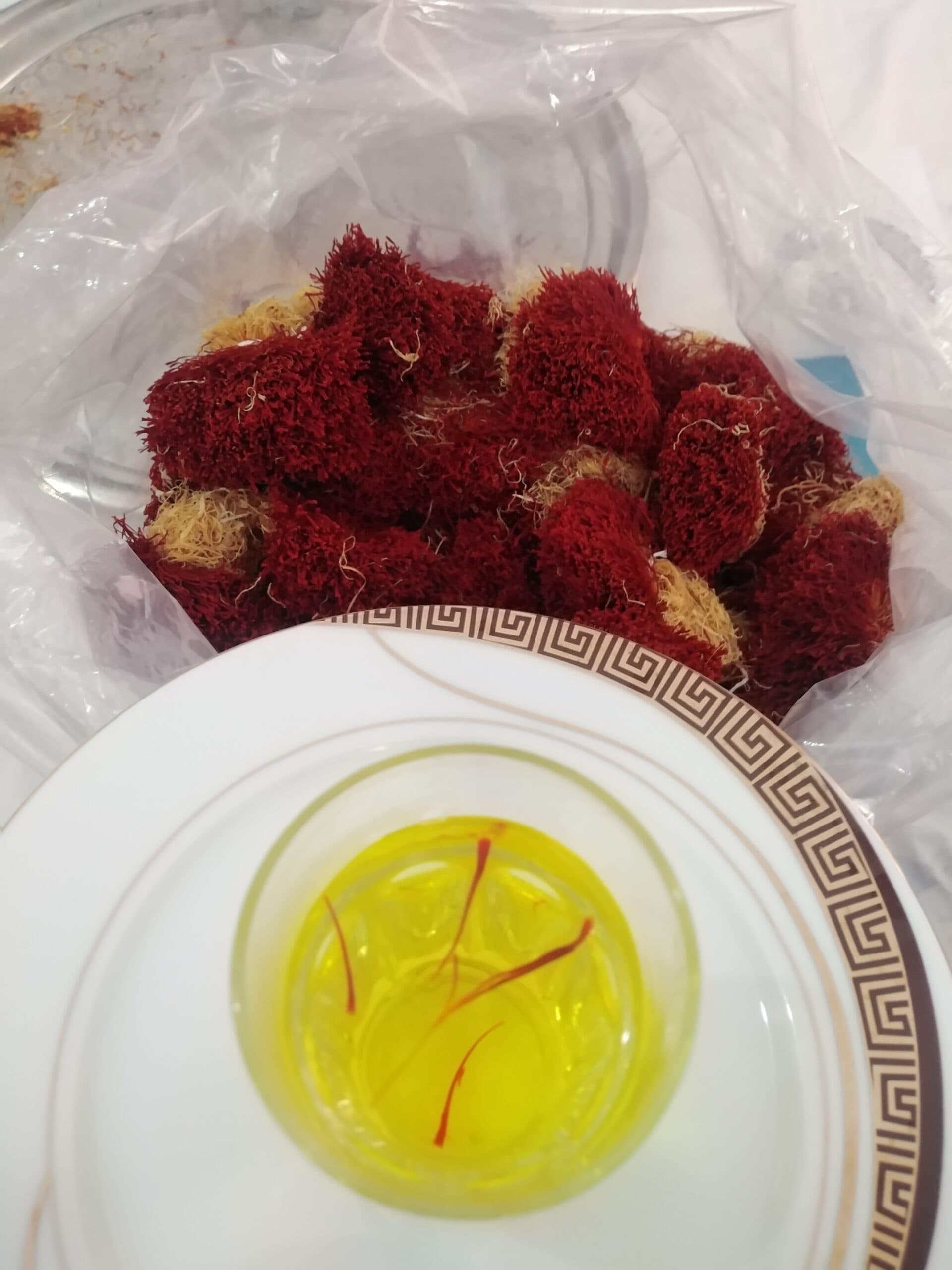 زعفران دسته دخترپیچ ۱۰ گرم — تصویر ۴