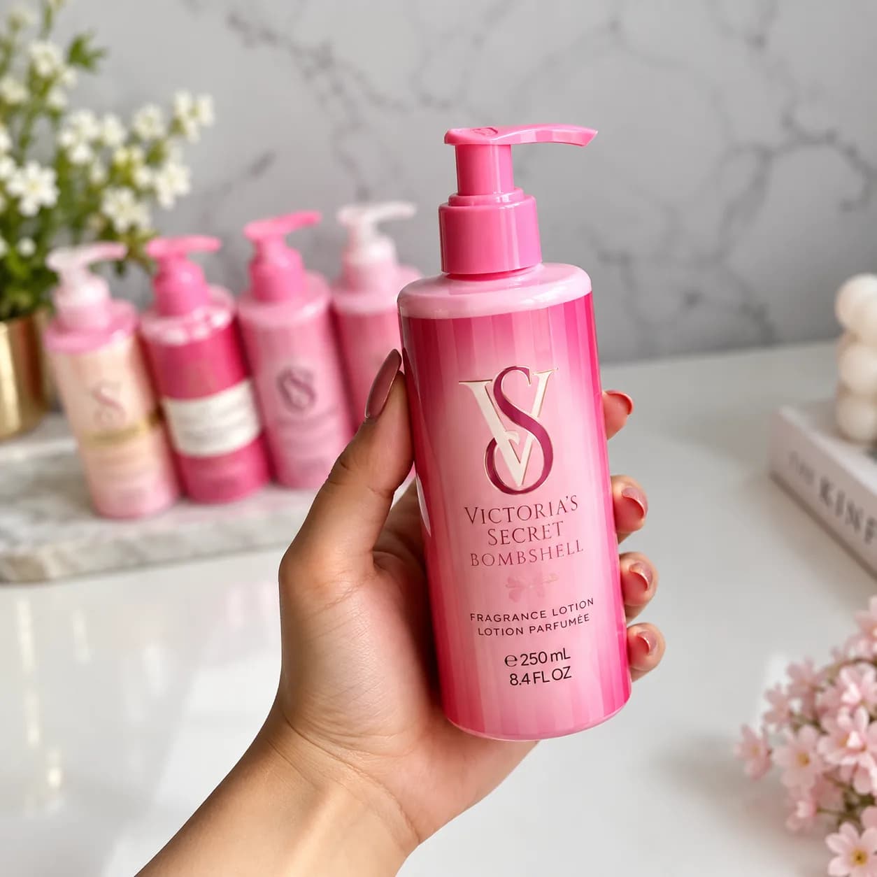لوسیون بدن ویکتوریا سکرت Victoria’s Secret مدل Bombshell In Bloom حجم 300 میلی لیتر — تصویر ۲