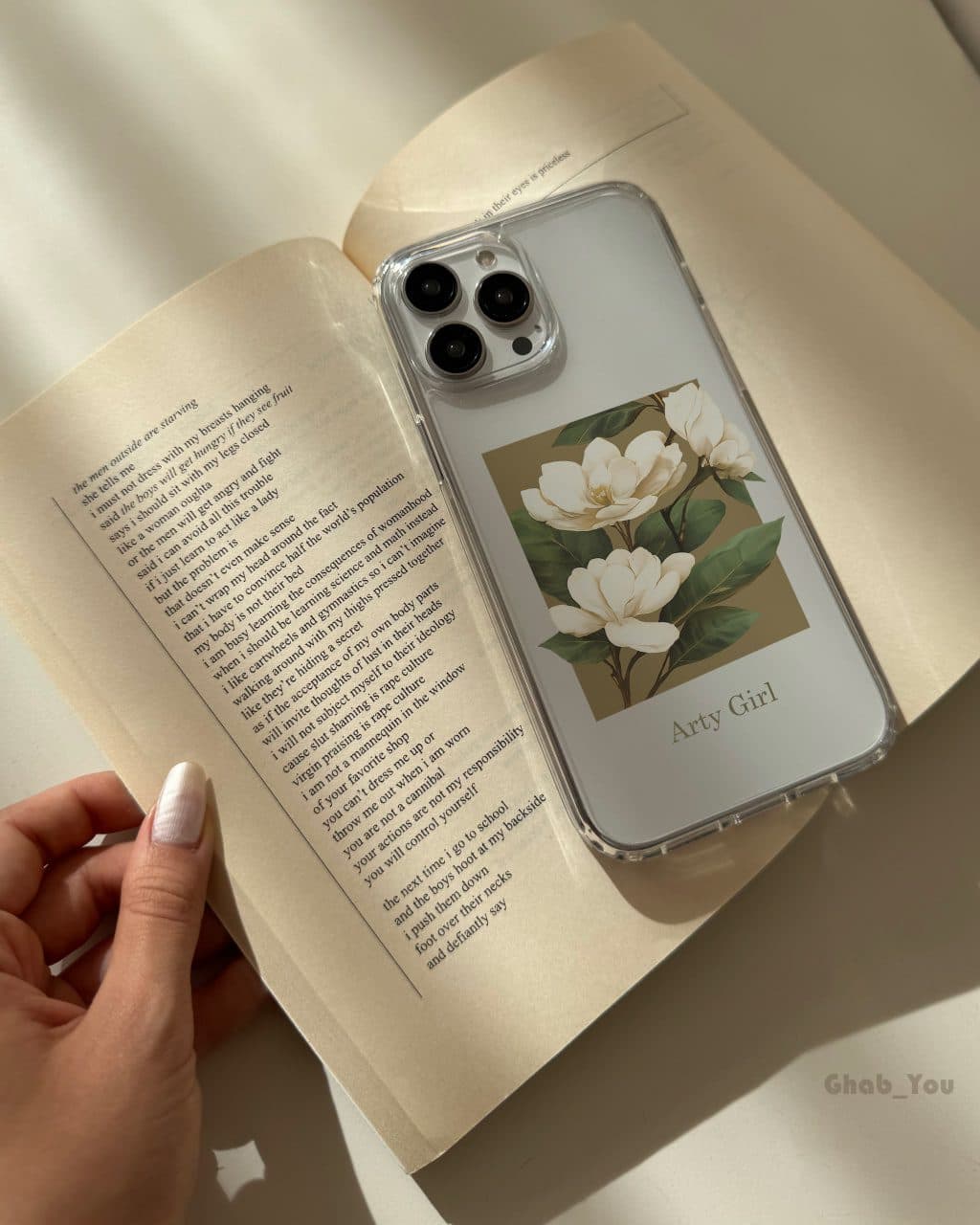 قاب شفاف گل سفید — تصویر ۲
